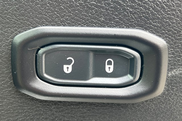 Jeep Wrangler Vehicle Full-screen Gallery Image 21