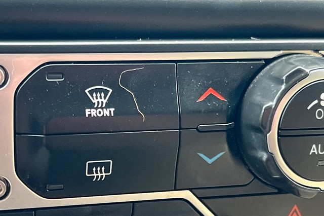 Jeep Wrangler Vehicle Full-screen Gallery Image 27