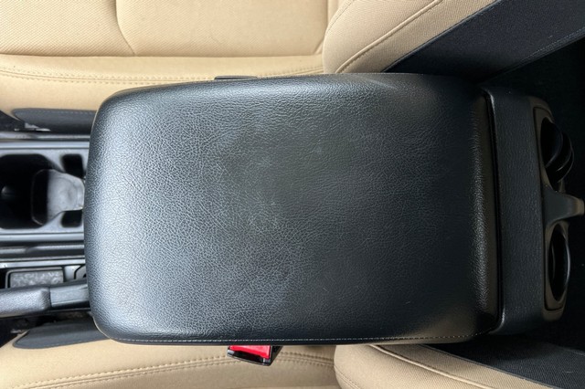 Jeep Wrangler Vehicle Full-screen Gallery Image 30