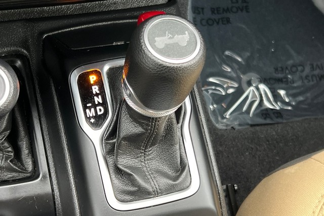 Jeep Wrangler Vehicle Full-screen Gallery Image 31