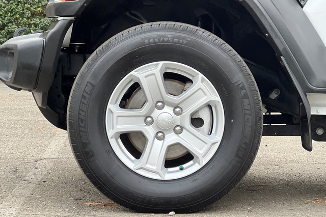 Jeep Wrangler Vehicle Full-screen Gallery Image 43