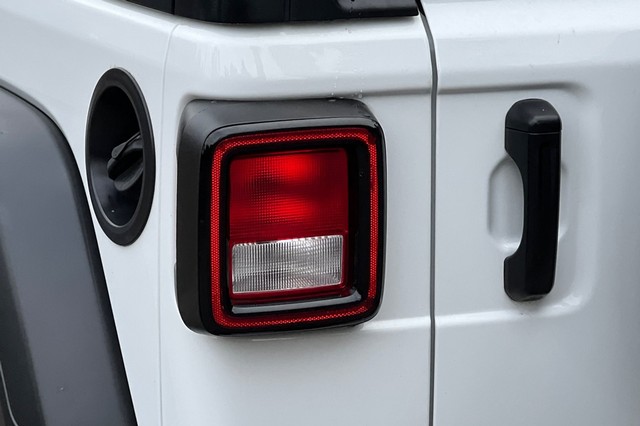 Jeep Wrangler Vehicle Full-screen Gallery Image 46