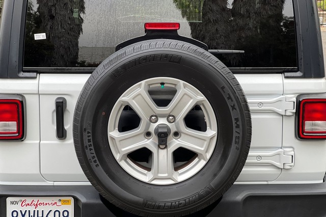 Jeep Wrangler Vehicle Full-screen Gallery Image 47