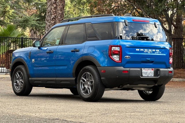 Ford Bronco Sport Vehicle Full-screen Gallery Image 05