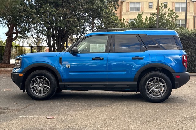 Ford Bronco Sport Vehicle Full-screen Gallery Image 06