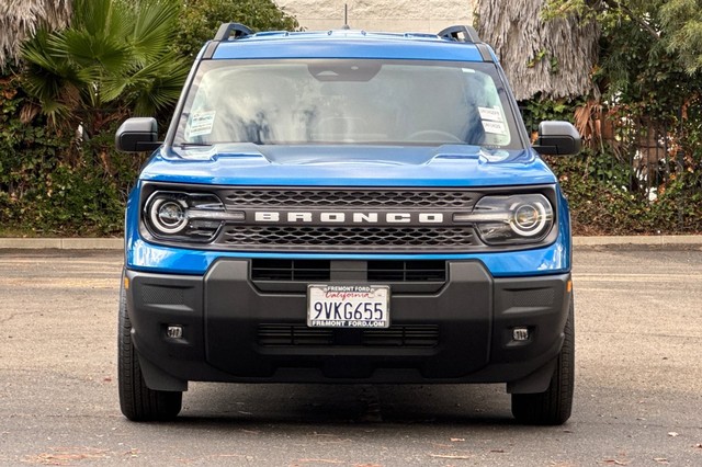 Ford Bronco Sport Vehicle Full-screen Gallery Image 08