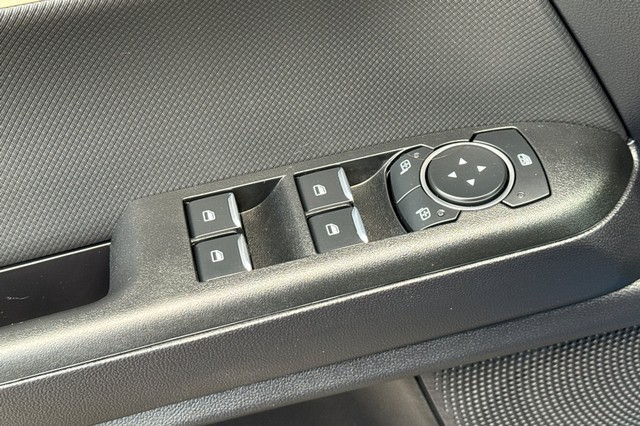 Ford Bronco Sport Vehicle Full-screen Gallery Image 11