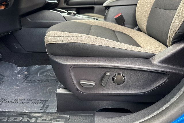 Ford Bronco Sport Vehicle Full-screen Gallery Image 12