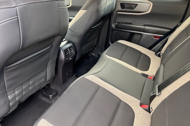 Ford Bronco Sport Vehicle Full-screen Gallery Image 13