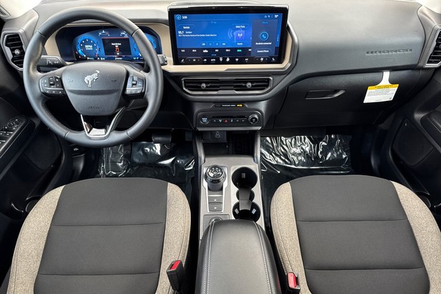 Ford Bronco Sport Vehicle Full-screen Gallery Image 14