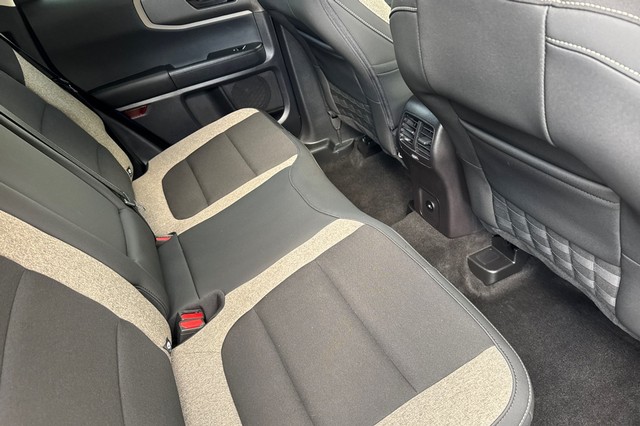 Ford Bronco Sport Vehicle Full-screen Gallery Image 17