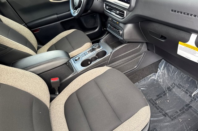 Ford Bronco Sport Vehicle Full-screen Gallery Image 18