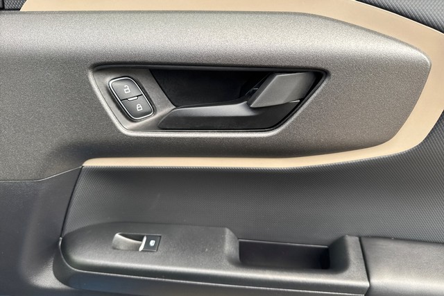 Ford Bronco Sport Vehicle Full-screen Gallery Image 20