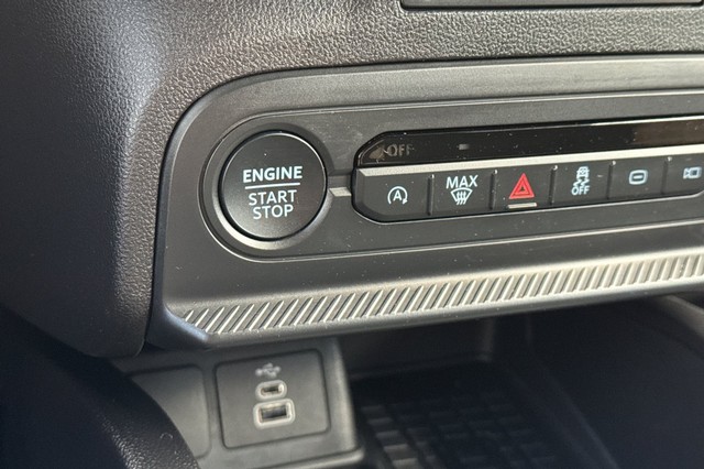 Ford Bronco Sport Vehicle Full-screen Gallery Image 28