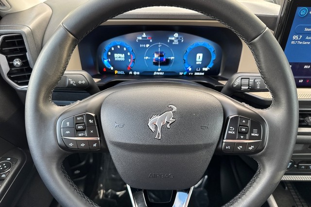 Ford Bronco Sport Vehicle Full-screen Gallery Image 35