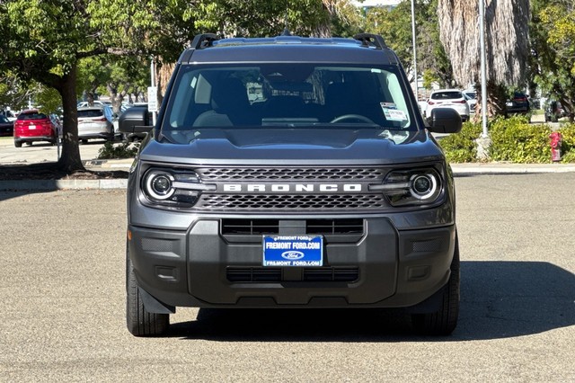 Ford Bronco Sport Vehicle Full-screen Gallery Image 08