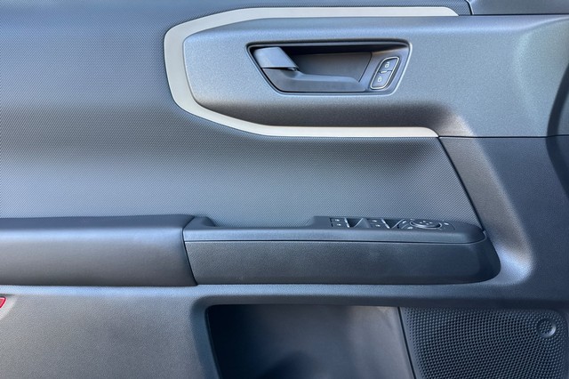 Ford Bronco Sport Vehicle Full-screen Gallery Image 10