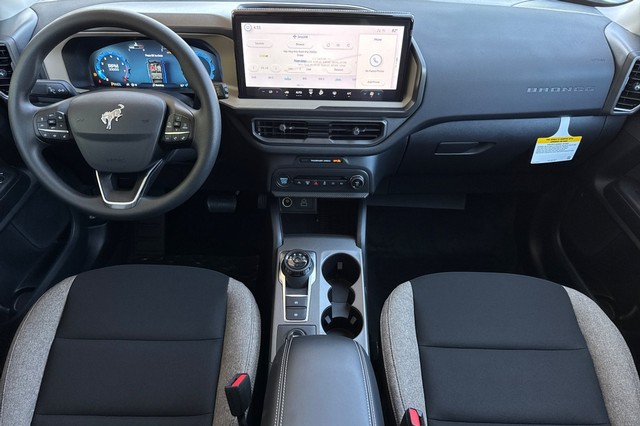 Ford Bronco Sport Vehicle Full-screen Gallery Image 14