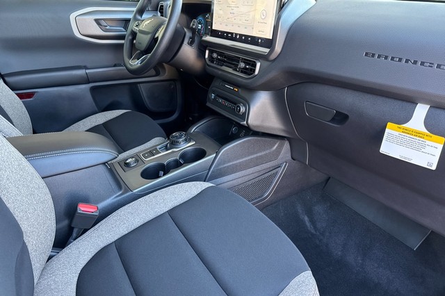 Ford Bronco Sport Vehicle Full-screen Gallery Image 18