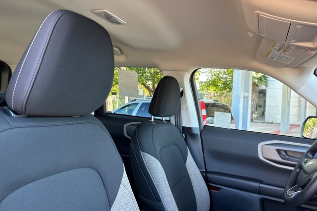 Ford Bronco Sport Vehicle Full-screen Gallery Image 19