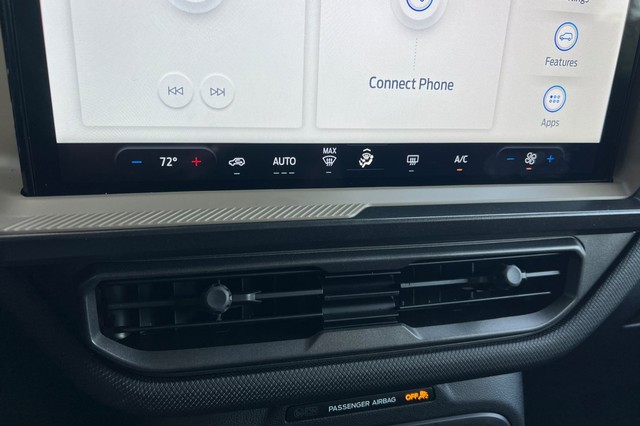 Ford Bronco Sport Vehicle Full-screen Gallery Image 26