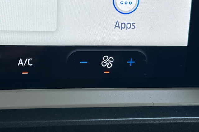 Ford Bronco Sport Vehicle Full-screen Gallery Image 28