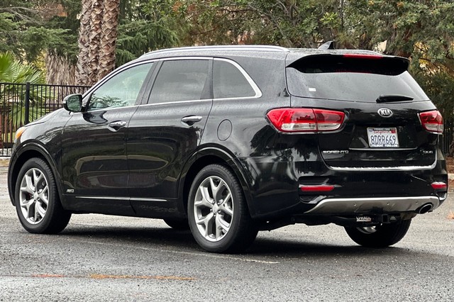 Kia Sorento Vehicle Full-screen Gallery Image 05