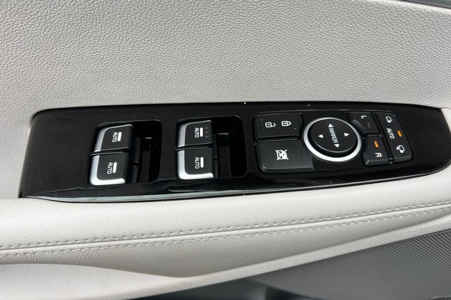 Kia Sorento Vehicle Full-screen Gallery Image 10