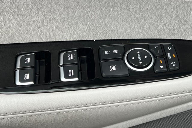 Kia Sorento Vehicle Full-screen Gallery Image 11