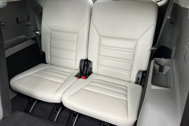 Kia Sorento Vehicle Full-screen Gallery Image 17