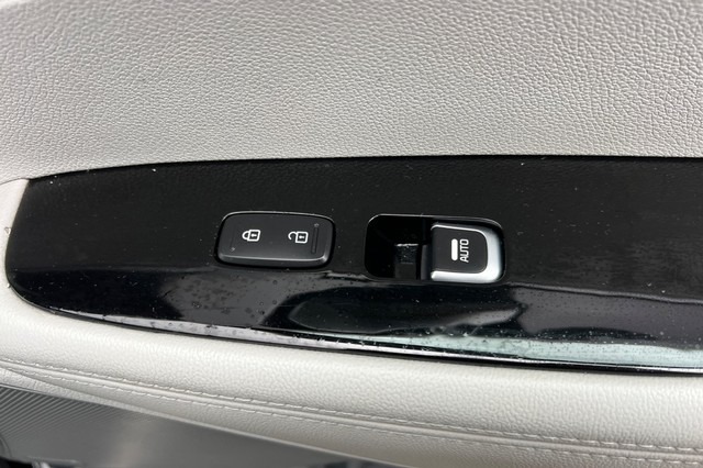 Kia Sorento Vehicle Full-screen Gallery Image 21