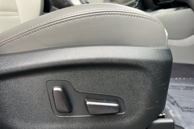 Kia Sorento Vehicle Full-screen Gallery Image 23