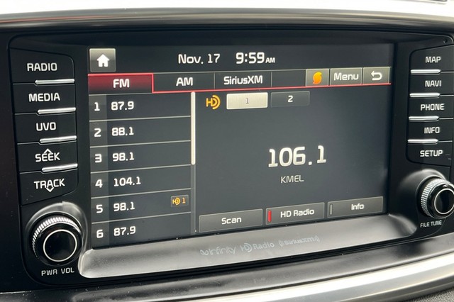 Kia Sorento Vehicle Full-screen Gallery Image 25