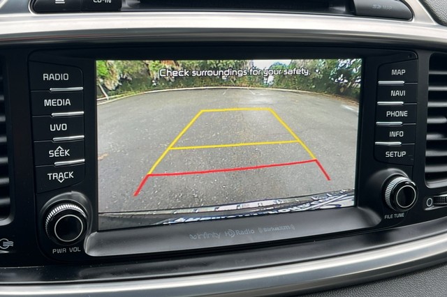 Kia Sorento Vehicle Full-screen Gallery Image 26