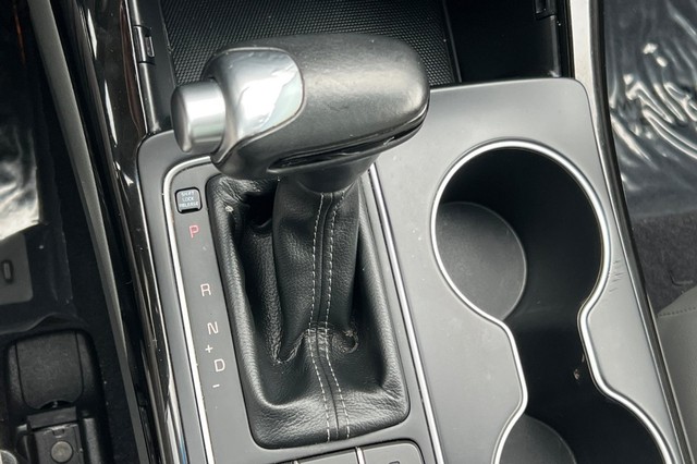 Kia Sorento Vehicle Full-screen Gallery Image 31