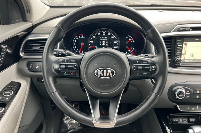 Kia Sorento Vehicle Full-screen Gallery Image 33
