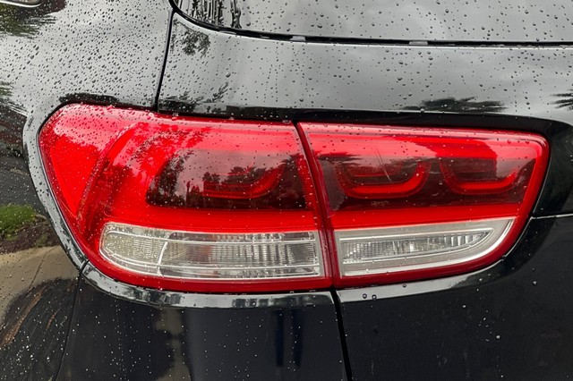 Kia Sorento Vehicle Full-screen Gallery Image 48