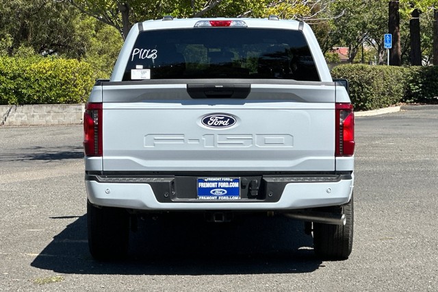 Ford F-150 Vehicle Full-screen Gallery Image 04