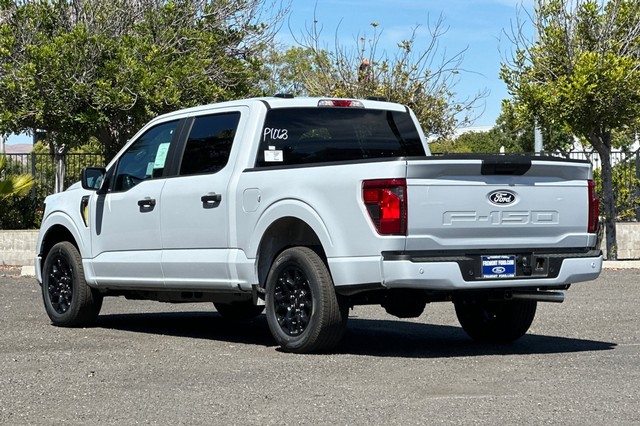 Ford F-150 Vehicle Full-screen Gallery Image 05