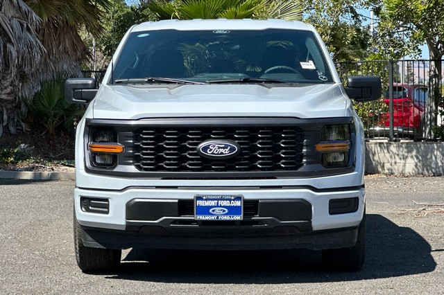 Ford F-150 Vehicle Full-screen Gallery Image 08