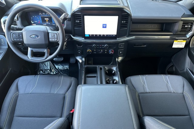 Ford F-150 Vehicle Full-screen Gallery Image 14