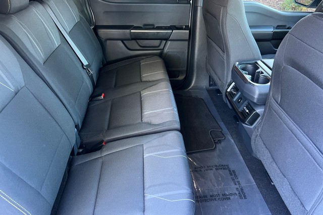 Ford F-150 Vehicle Full-screen Gallery Image 16