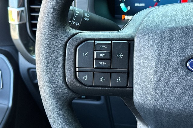 Ford F-150 Vehicle Full-screen Gallery Image 33