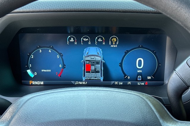 Ford F-150 Vehicle Full-screen Gallery Image 36