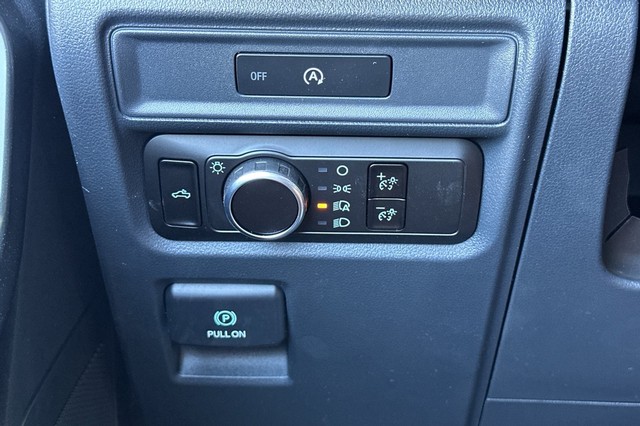 Ford F-150 Vehicle Full-screen Gallery Image 38