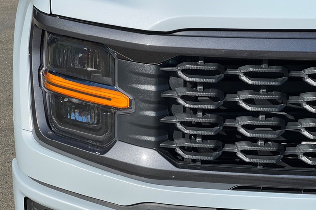 Ford F-150 Vehicle Full-screen Gallery Image 42