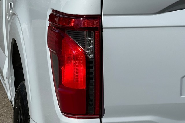 Ford F-150 Vehicle Full-screen Gallery Image 44