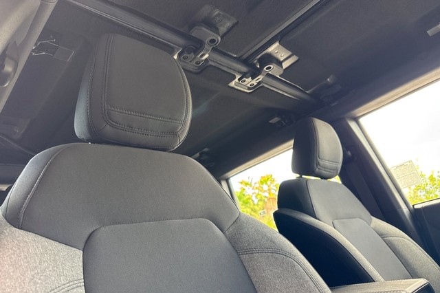 Ford Bronco Vehicle Full-screen Gallery Image 19