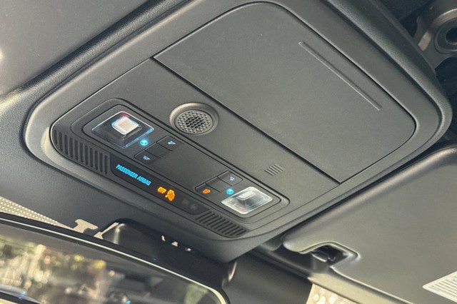 Ford Bronco Vehicle Full-screen Gallery Image 23