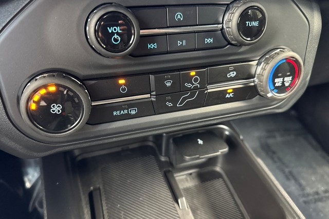 Ford Bronco Vehicle Full-screen Gallery Image 27